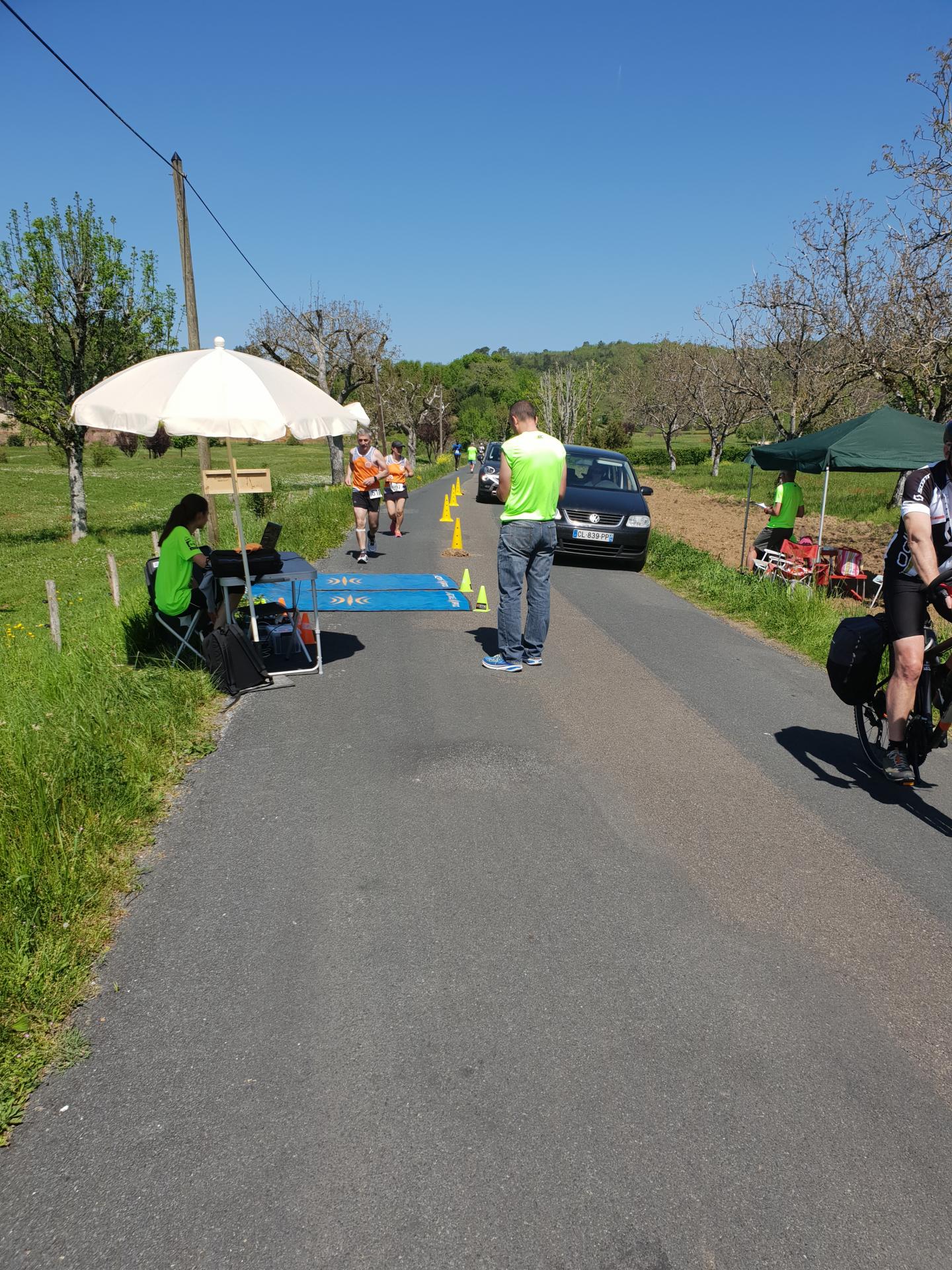 Passage du 1er marathon...