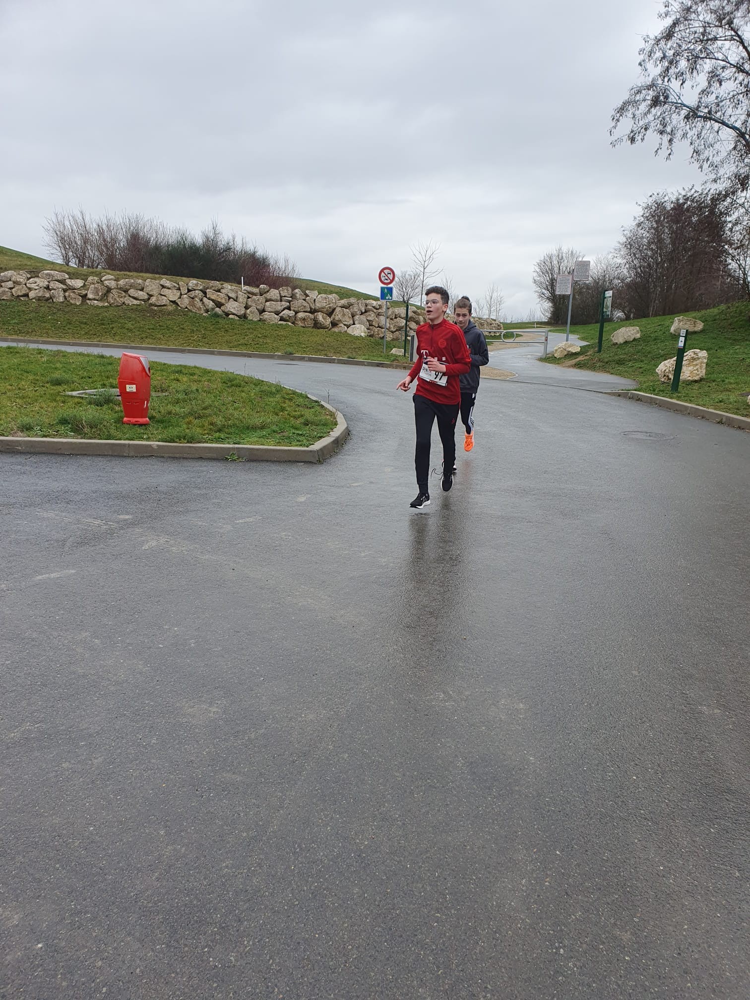 Ali et Mateo qui ne se lâchent pas d'une semelle.