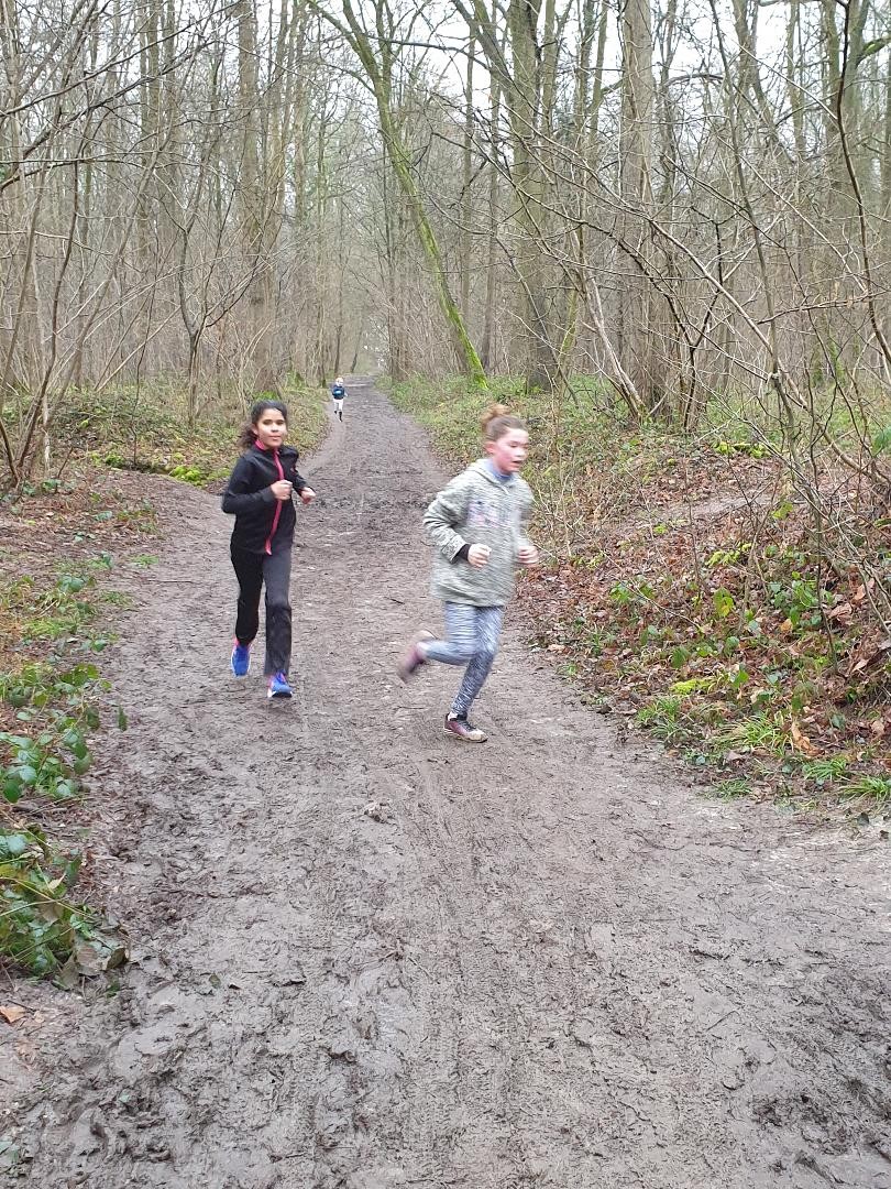 Léa et Joyce à l'entame de leur 2ème km.