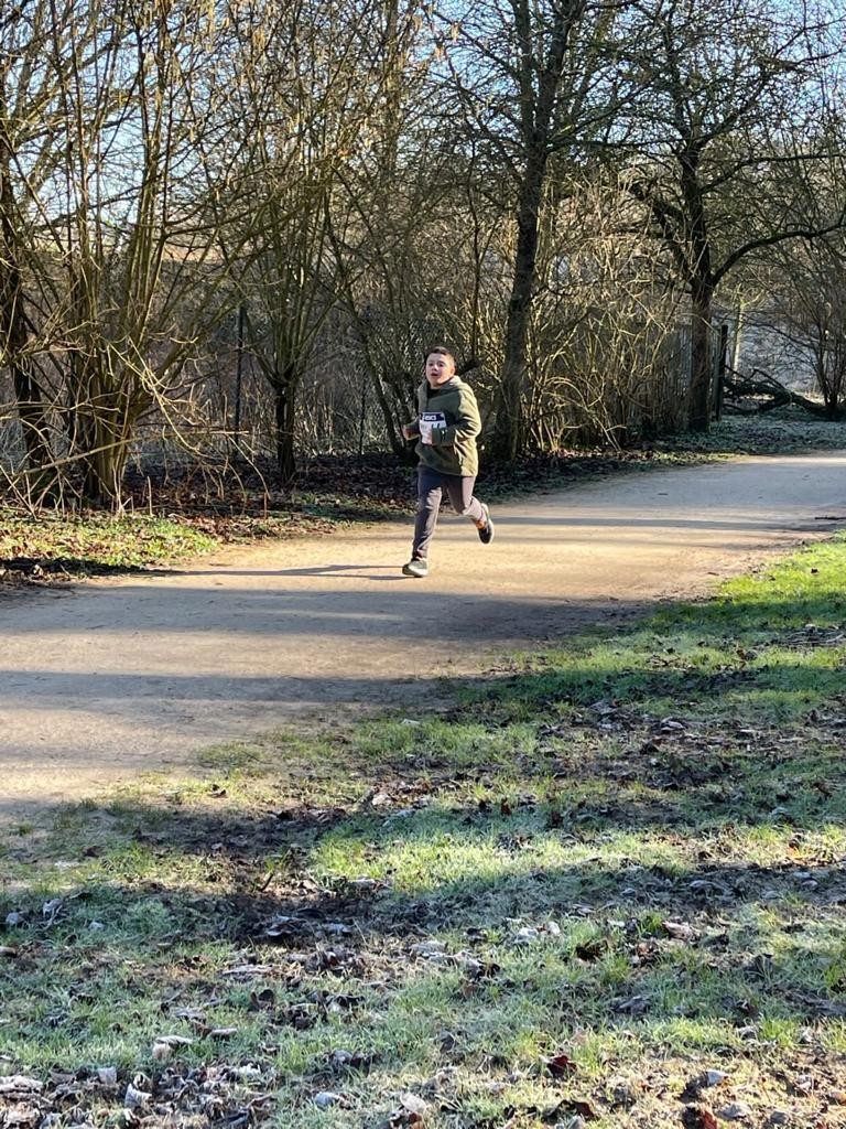 Belle foulée de Lévone à l'arrivée du 400m !