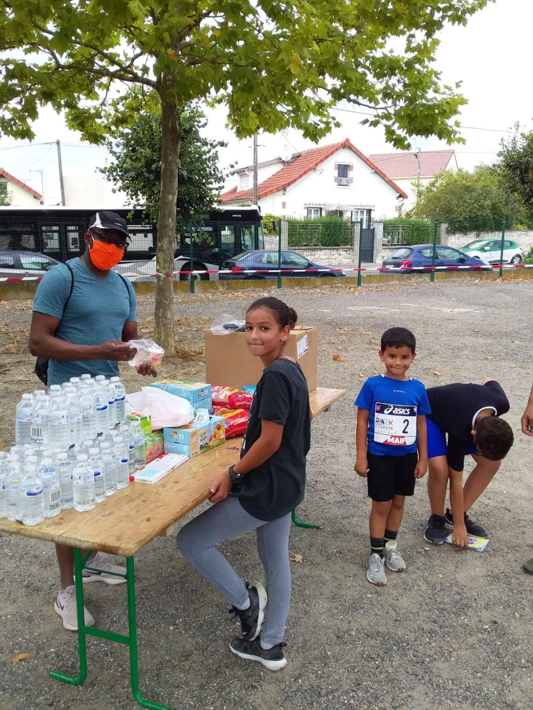 ... Et bien, c'est Sara, Sofiane (qui totalise 6km) et Ali. Allez-y, c'est mérité !