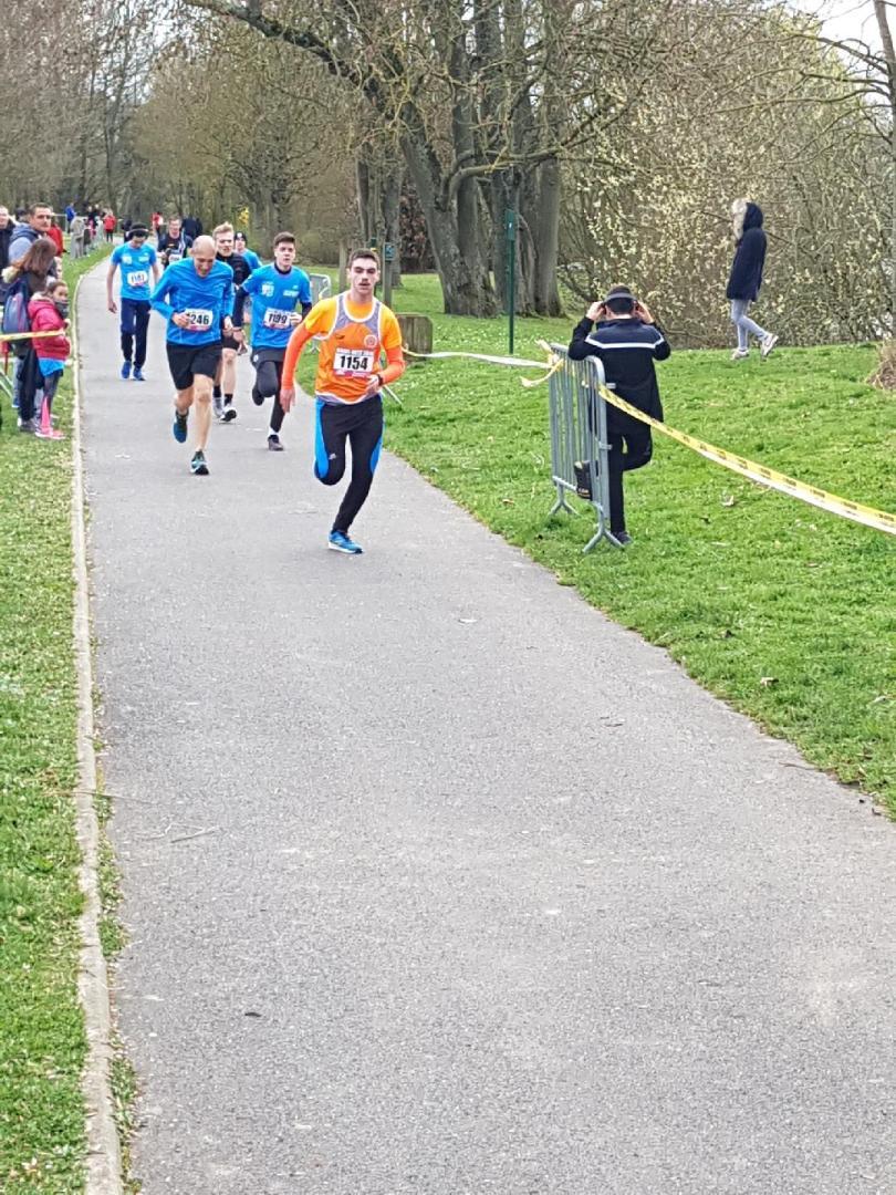 ... A 100m de l'arrivée.